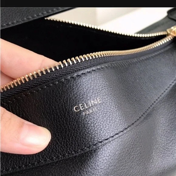 Elegant Black Leather Handbag - Picture 14 of 16